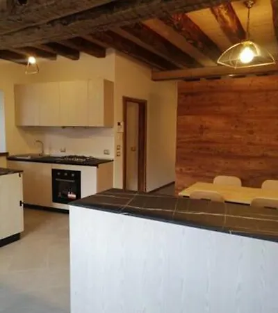 Daire Cozy Tiny Flat In Cadore Dolomiti Calalzo di Cadore